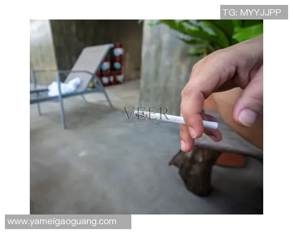 吸香烟的足球明星们如何在场上场下平衡健康与职业生涯的挑战